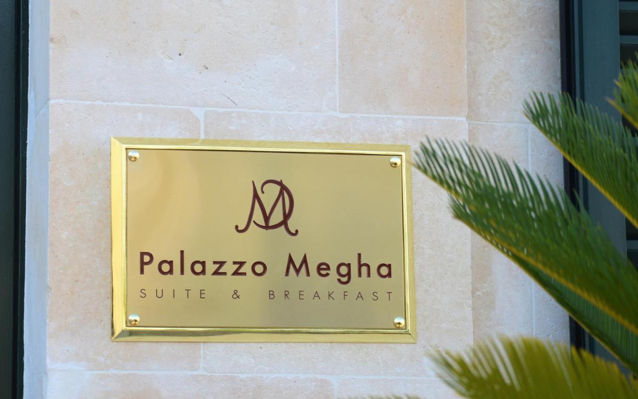 Palazzo Megha Suite & Breakfast Palmariggi ภายนอก รูปภาพ